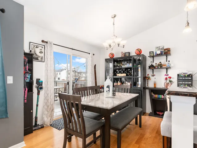 $269,900 | 1923 Waters Edge Drive, Minooka, IL 60447