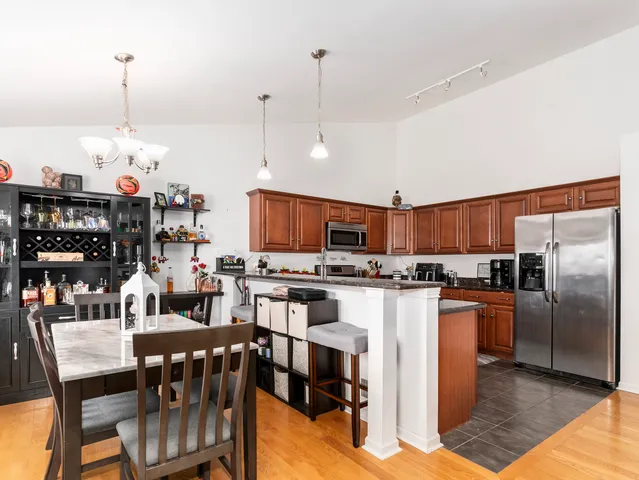 $269,900 | 1923 Waters Edge Drive, Minooka, IL 60447