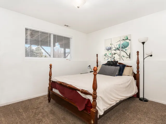 $269,900 | 1923 Waters Edge Drive, Minooka, IL 60447