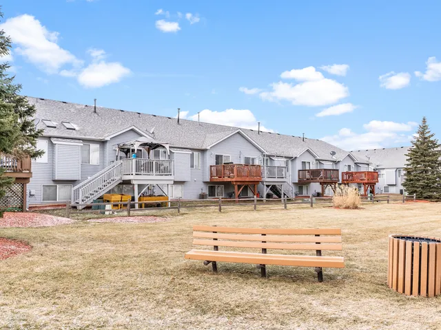 $269,900 | 1923 Waters Edge Drive, Minooka, IL 60447