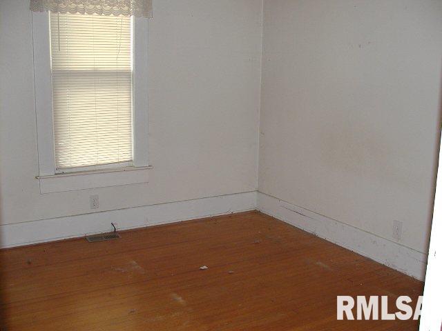 1003 Decatur Street, Unit 404S Lincoln, IL 62656 - Photo 4 of 8 Gallery Image 4