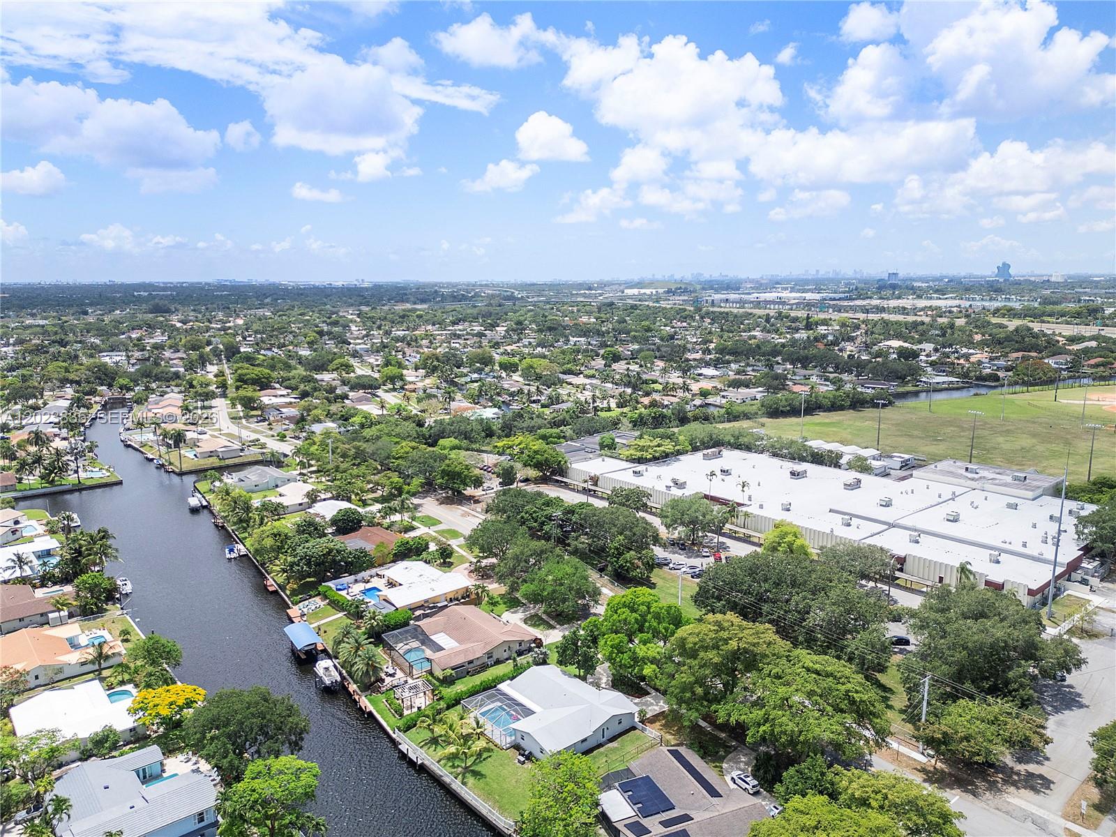 6241 Southwest 16th Street Plantation, FL 33317 - Photo 33 of 36