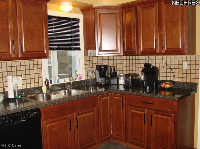 4968 Farnhurst Road Cleveland, OH 44124 - Photo 5 of 13