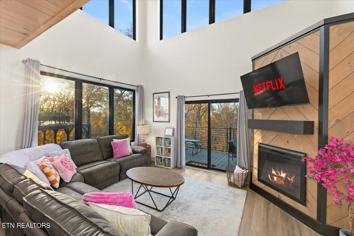 1353 Reedmont Way Sevierville, TN 37876 - Photo 2 of 39 001-128A8486