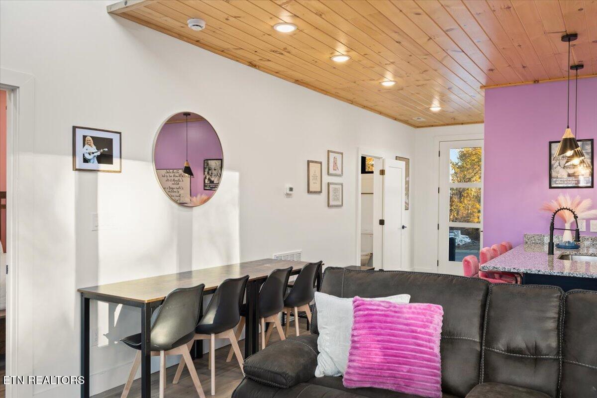 1353 Reedmont Way Sevierville, TN 37876 - Photo 3 of 39 039-128A8494