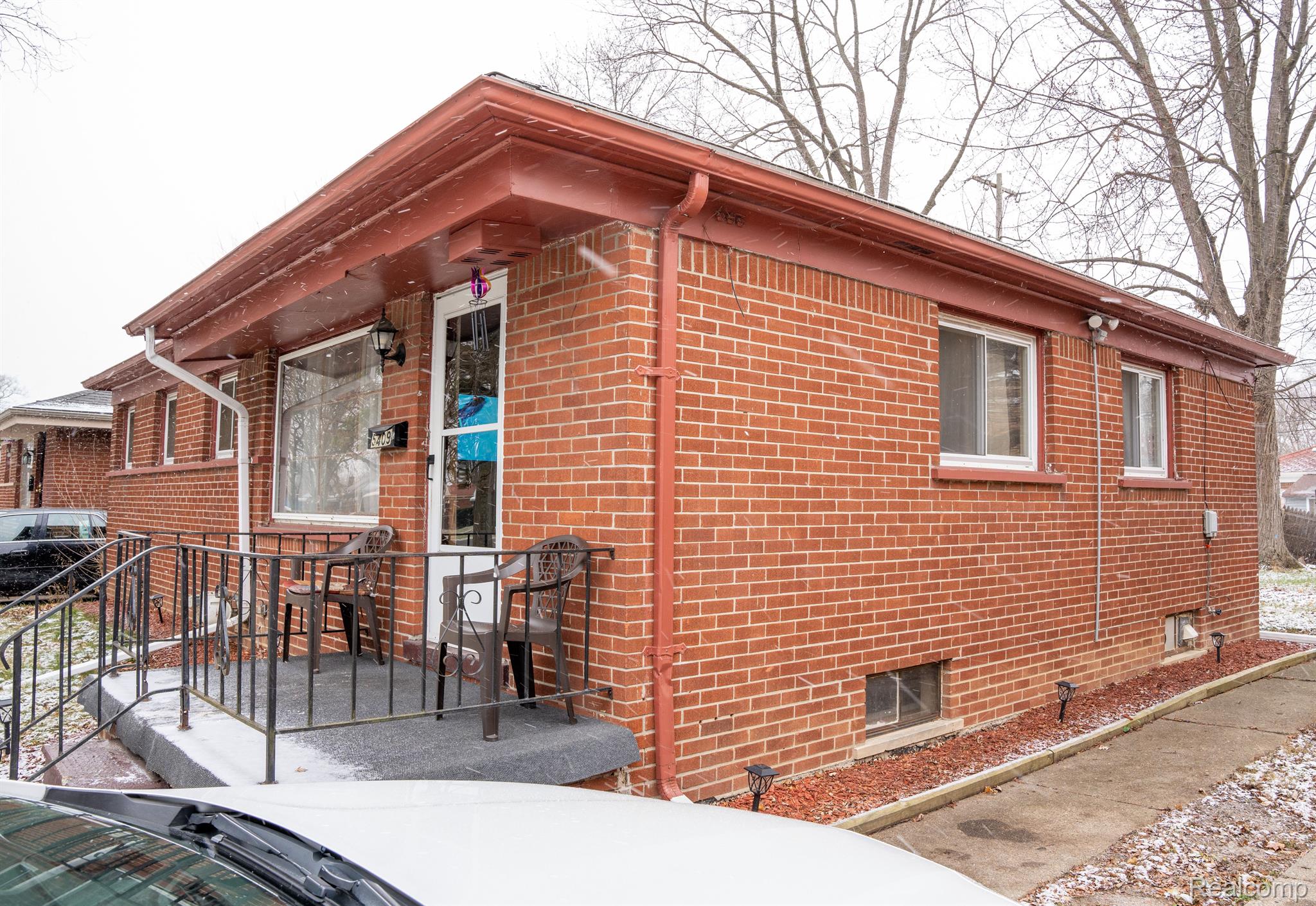 5409 Fleming Road Flint, MI 48504 - Photo 3 of 9 Gallery Image 3