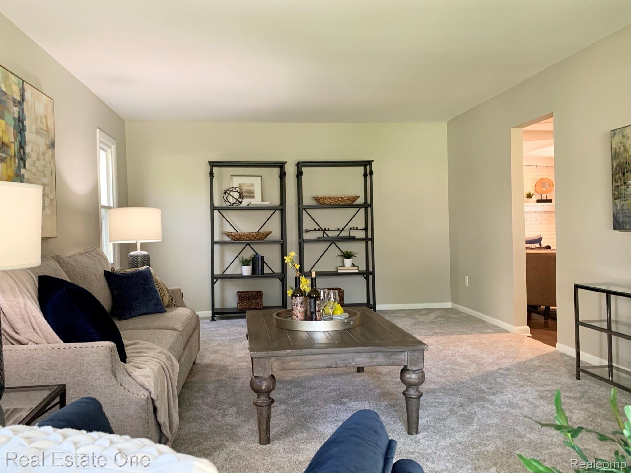 35712 Congress Road Farmington, MI 48335 - Photo 11 of 20 Living Room