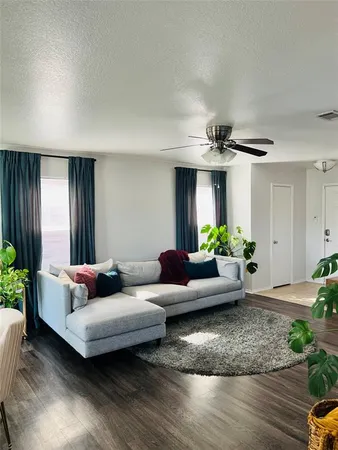 $2,400 | 1308 Divine Drive, Lancaster, TX 75146