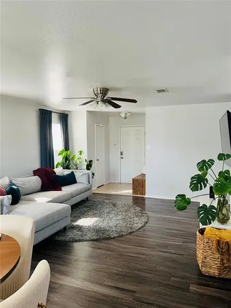 $2,400 | 1308 Divine Drive, Lancaster, TX 75146