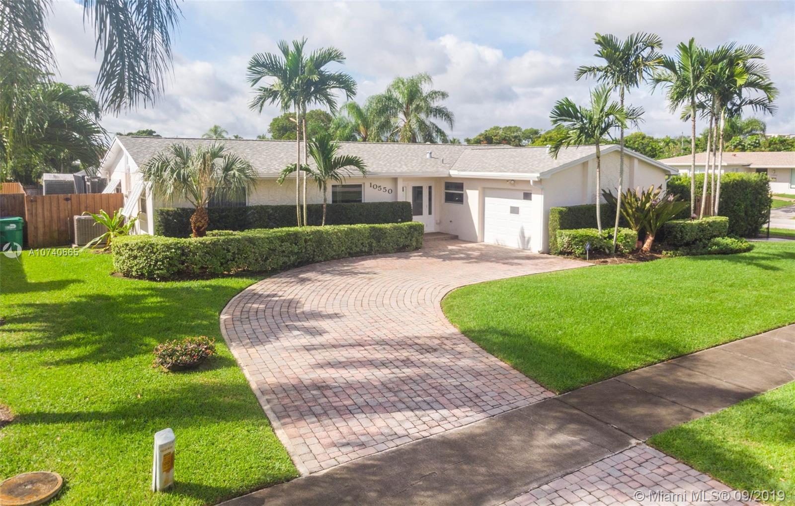 10550 Southwest 98th Street Miami, FL 33176 - Photo 1 of 27