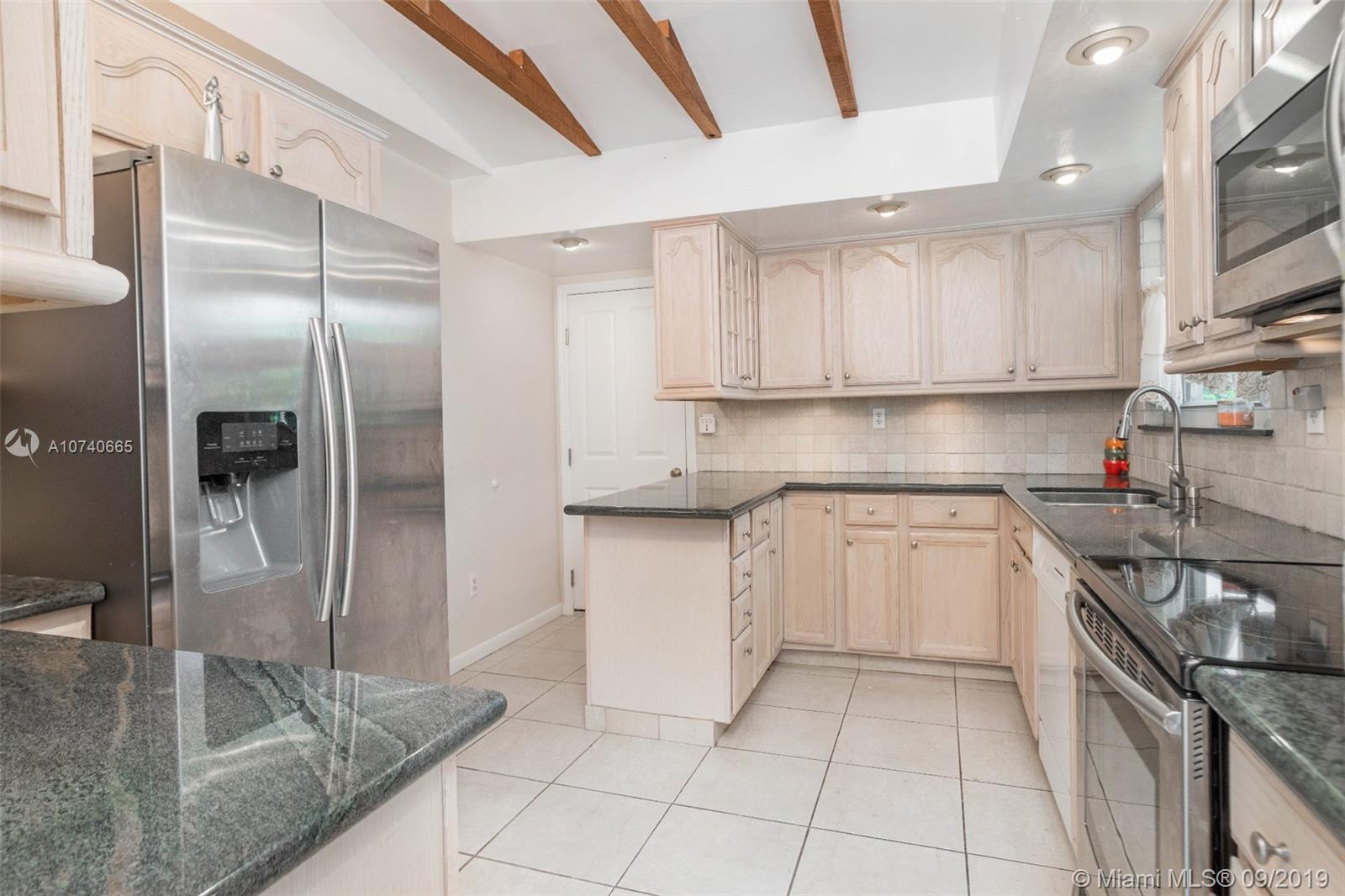 10550 Southwest 98th Street Miami, FL 33176 - Photo 3 of 27