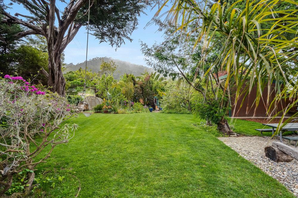 1067 Rio Vista Drive Pacifica, CA 94044 - Photo 25 of 43 a view of a garden