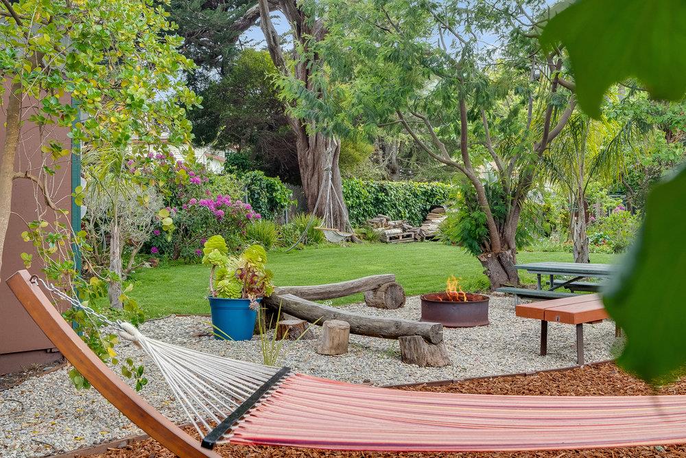 1067 Rio Vista Drive Pacifica, CA 94044 - Photo 26 of 43 a view of a backyard with sitting area