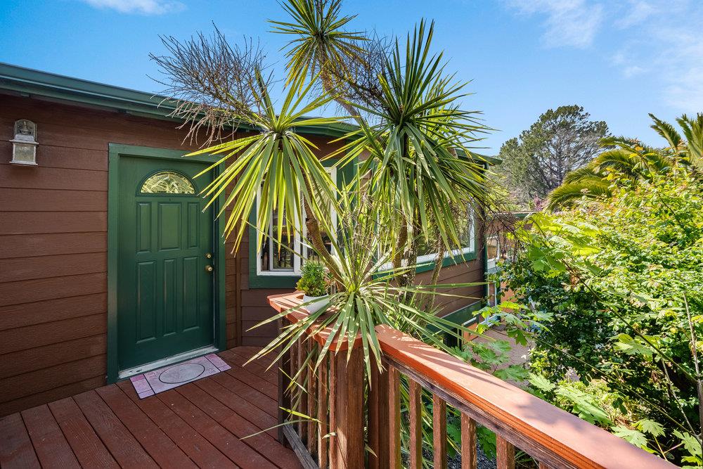 1067 Rio Vista Drive Pacifica, CA 94044 - Photo 33 of 43 a view of outdoor space and yard