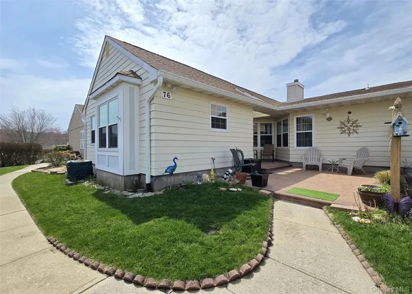 $459,999 | 76 Theodore Drive, Unit 76, Coram, NY 11727