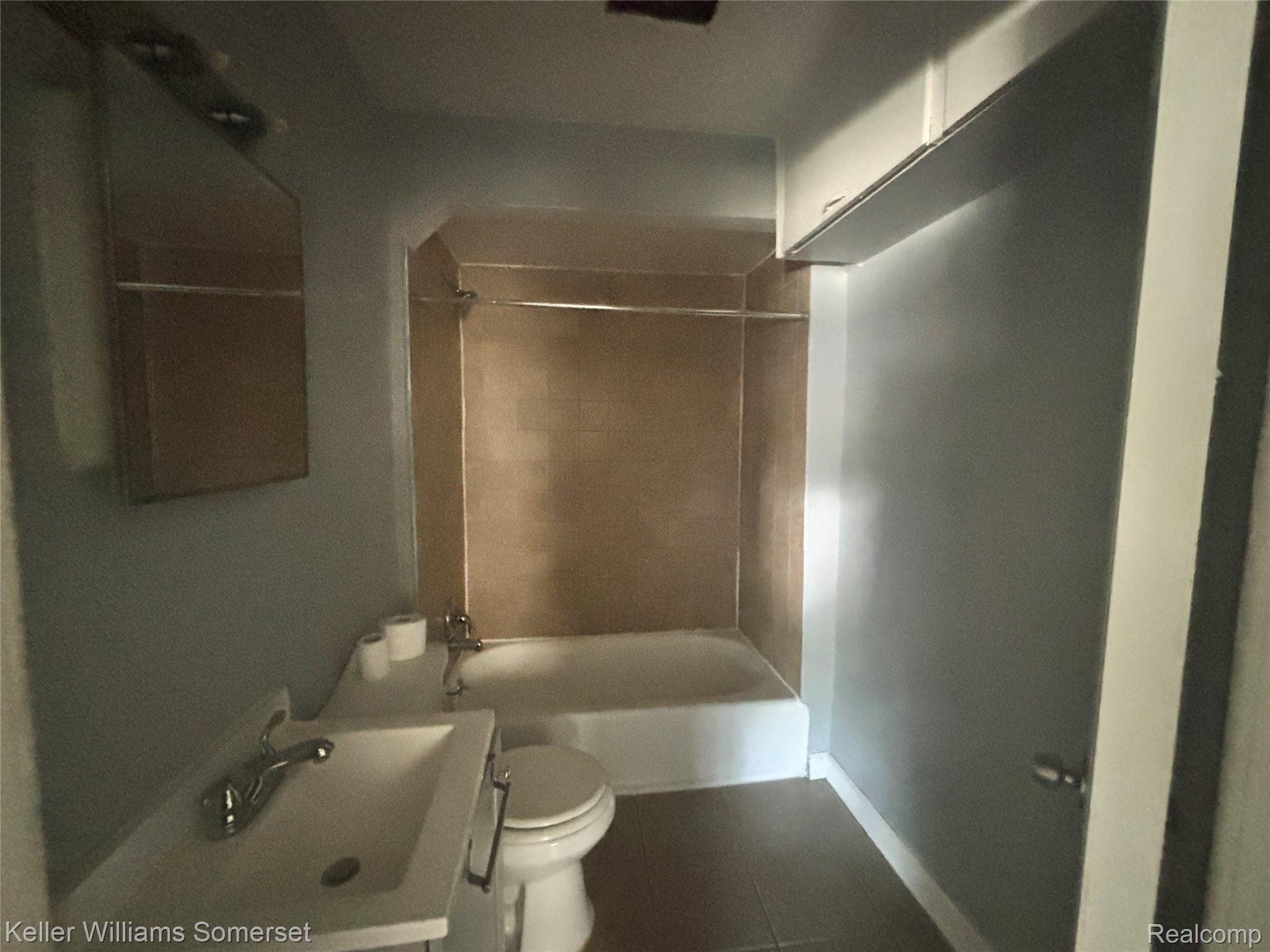 11130 Stephens Road Warren, MI 48089 - Photo 8 of 11