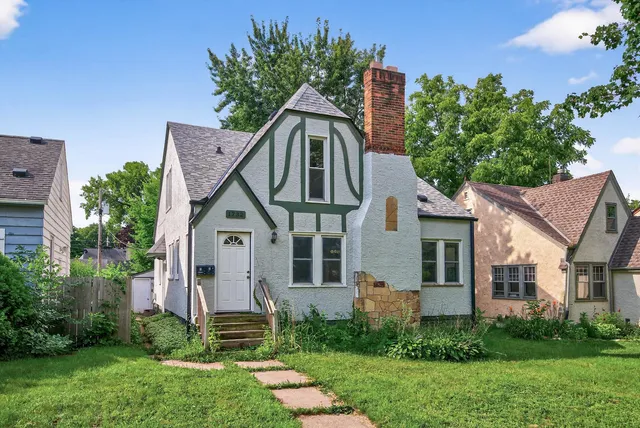 $279,900 | 1732 Maryland Avenue East, St. Paul, MN 55106