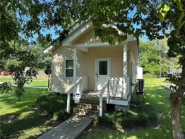 $1,500 | 103 Jefferson Alley, Madisonville, LA 70447