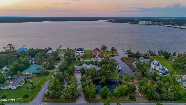 $1,988,500 | 400 West 2nd Street, Lynn Haven, FL 32444