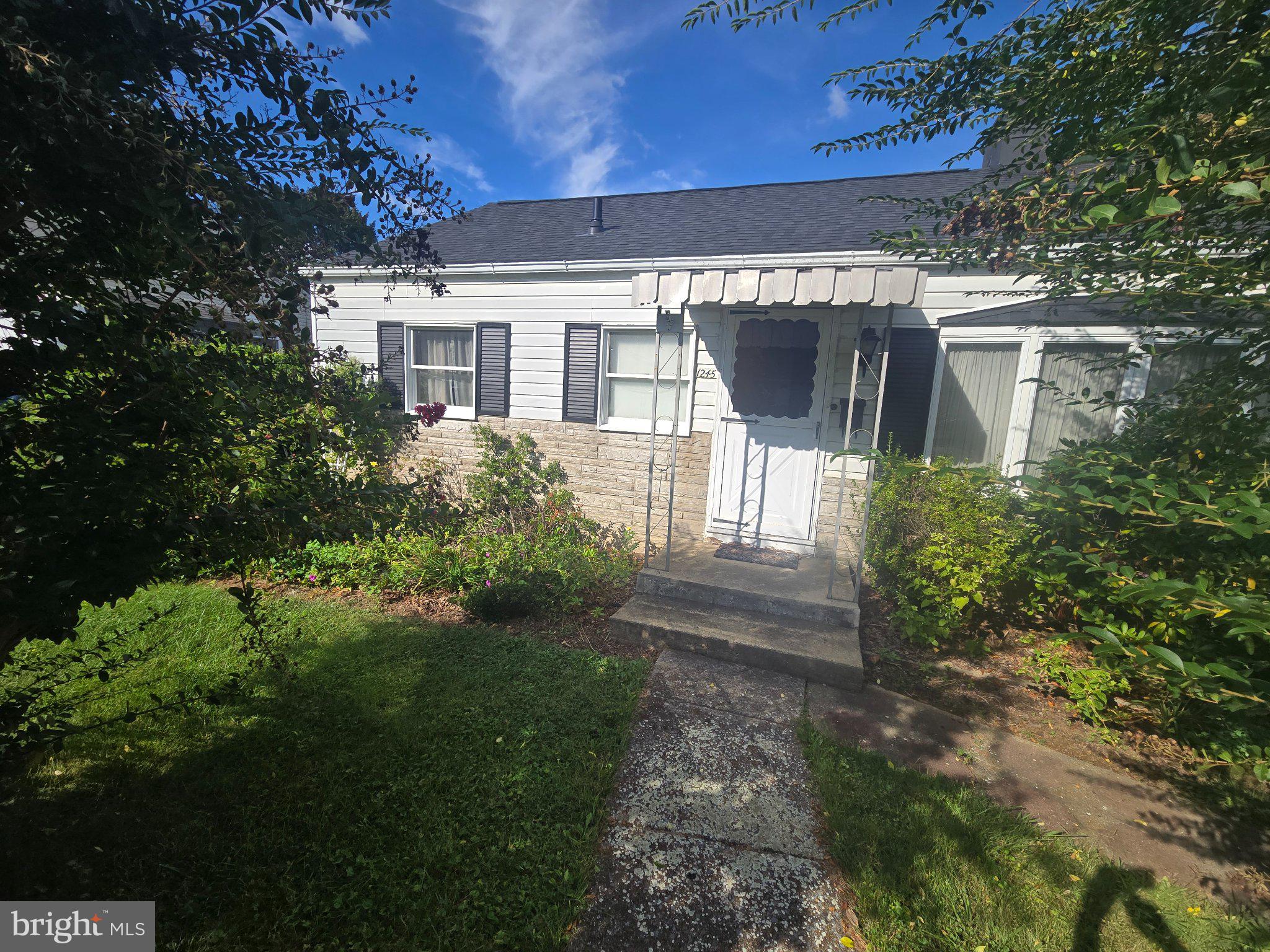 1245 Crescent Road Hagerstown, MD 21742 - Photo 2 of 3 Gallery Image 2