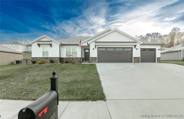 $309,900 | 4105 Cedar Creek Court, Floyds Knobs, IN 47119