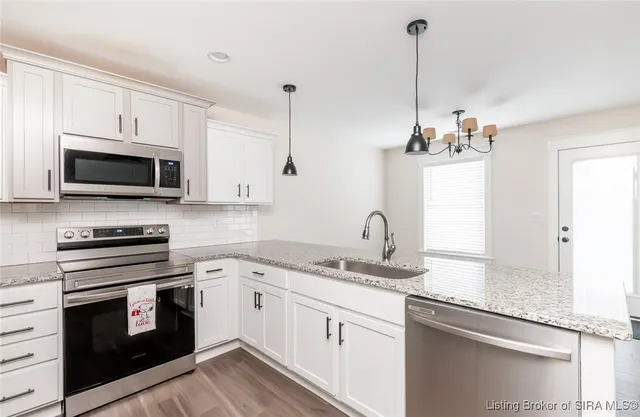 $309,900 | 4105 Cedar Creek Court, Floyds Knobs, IN 47119