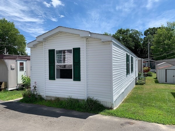 557 Southwest Cutoff, Unit 15 Worcester, MA 01607 - Photo 1 of 8