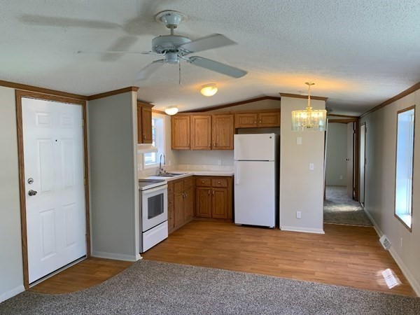 557 Southwest Cutoff, Unit 15 Worcester, MA 01607 - Photo 3 of 8