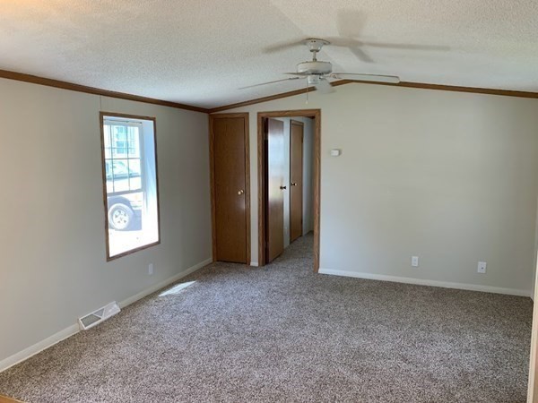 557 Southwest Cutoff, Unit 15 Worcester, MA 01607 - Photo 4 of 8