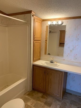 557 Southwest Cutoff, Unit 15 Worcester, MA 01607 - Photo 7 of 8
