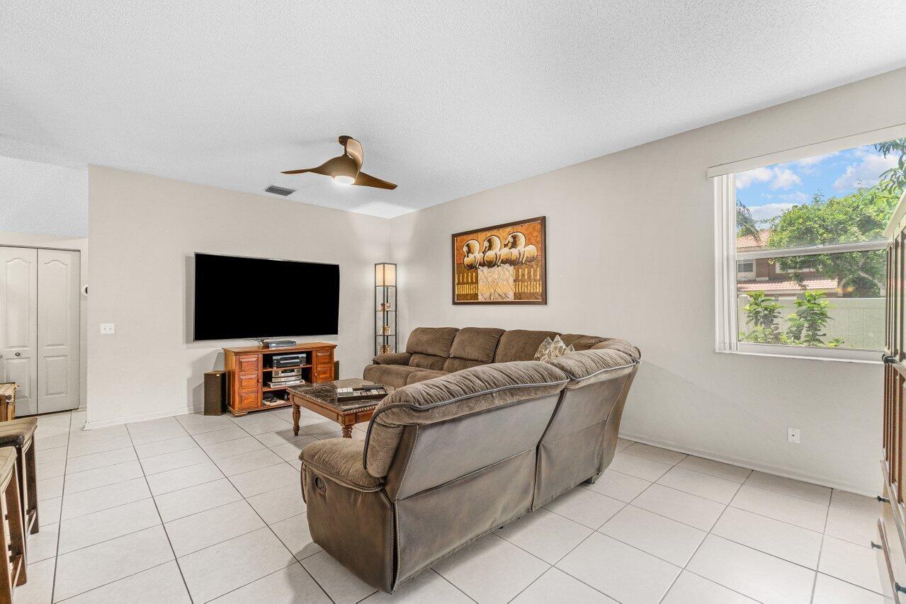 18979 Treble Lane Boca Raton, FL 33498 - Photo 13 of 32 010-18979TrebleLane-BocaRaton-FL-33498-S