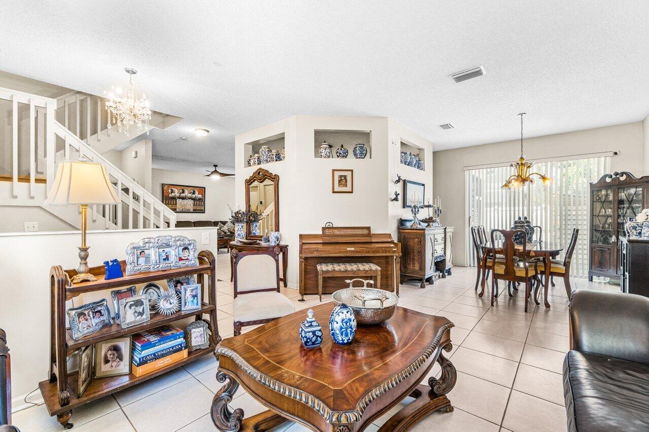 18979 Treble Lane Boca Raton, FL 33498 - Photo 4 of 32 007-18979TrebleLane-BocaRaton-FL-33498-S
