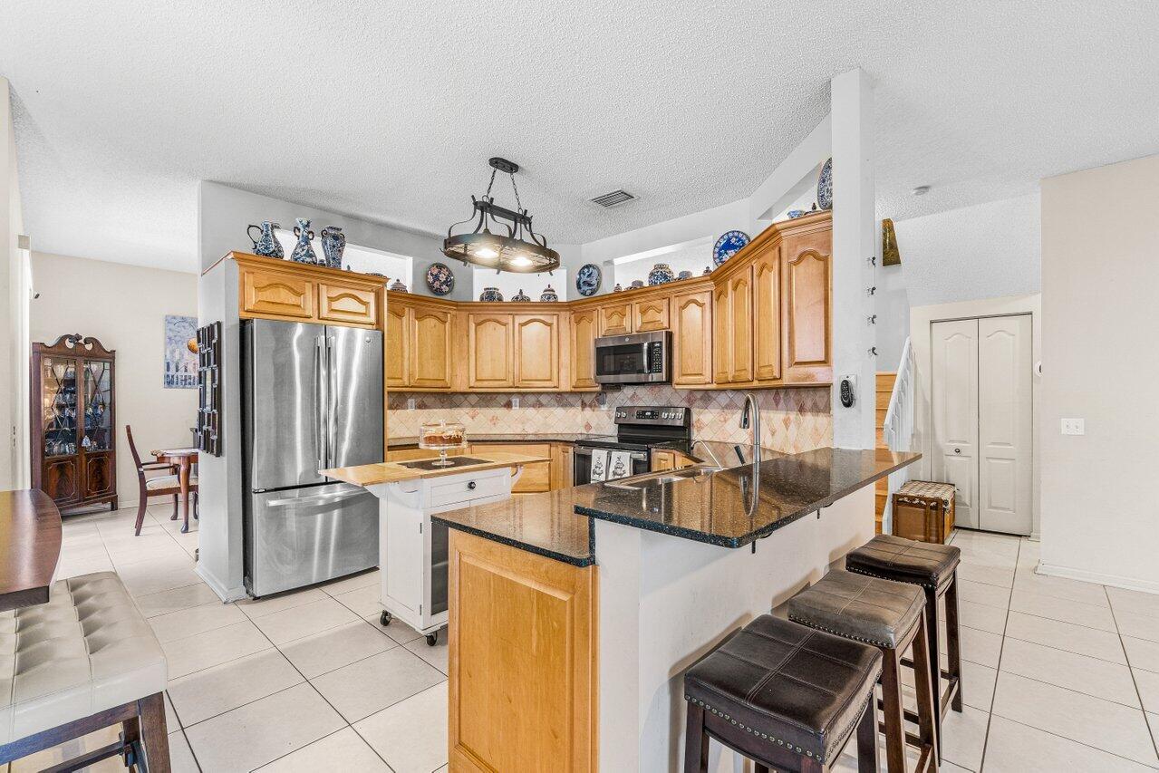 18979 Treble Lane Boca Raton, FL 33498 - Photo 6 of 32 011-18979TrebleLane-BocaRaton-FL-33498-S