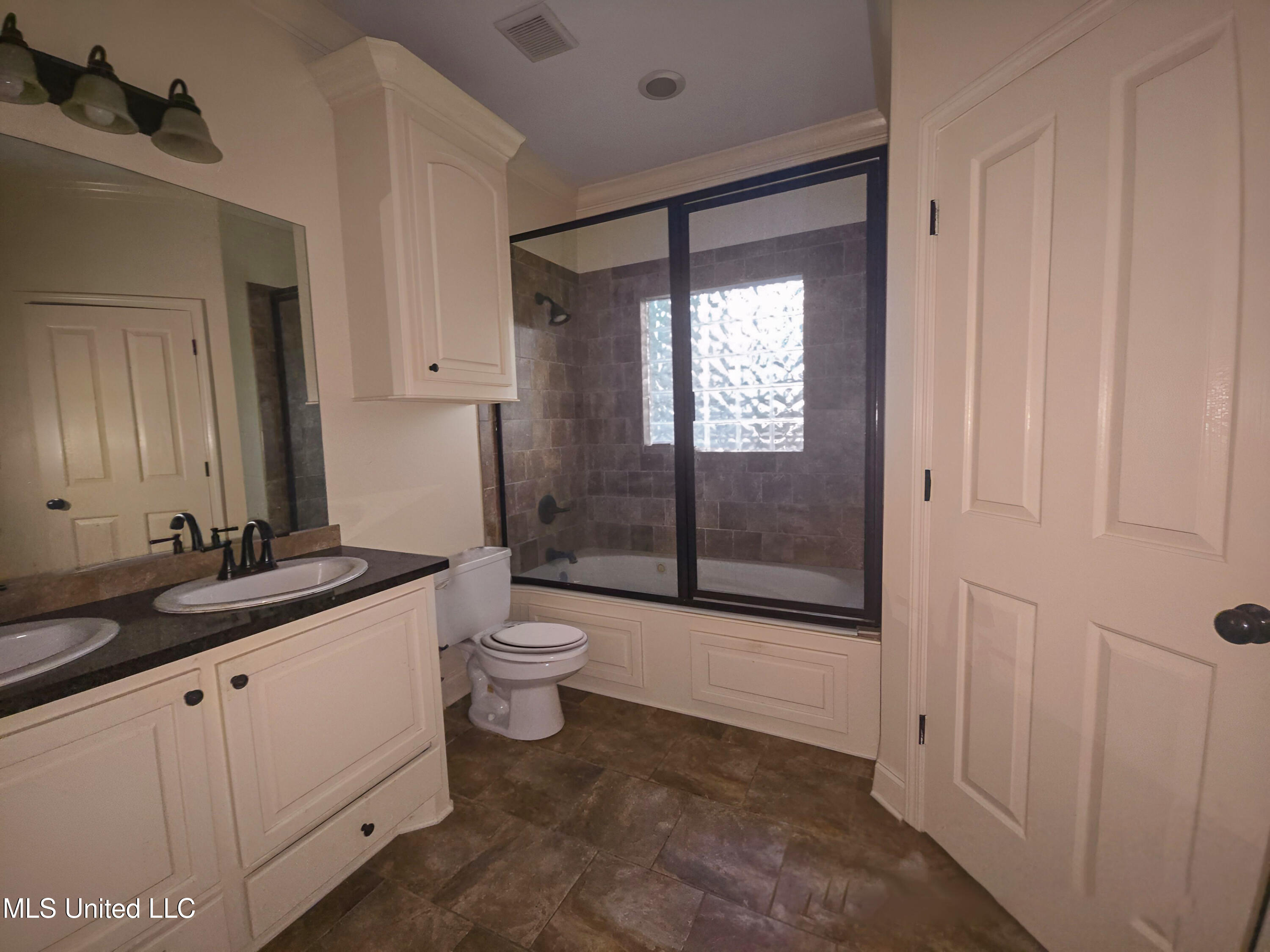 133 Northgate Drive Canton, MS 39046 - Photo 9 of 18 14-Sep 14, 2025 23-32-25-35XS