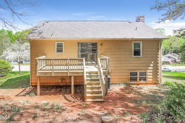 $2,225 | 7809 Foxwood Drive, Raleigh, NC 27615