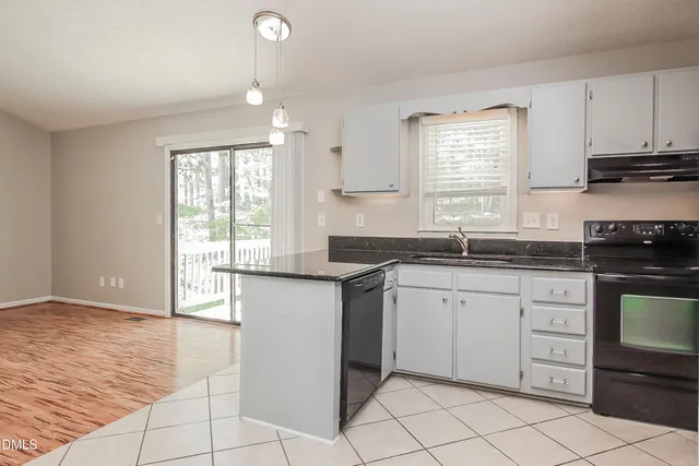 $2,225 | 7809 Foxwood Drive, Raleigh, NC 27615