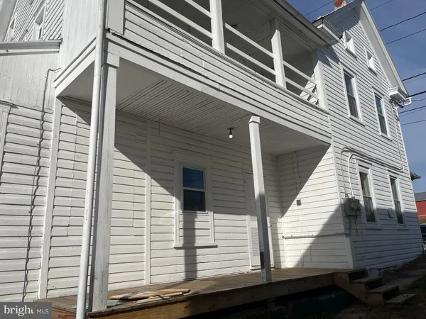 a view of a house with a garage