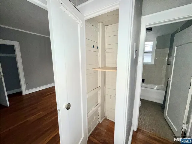 $1,300 | 17 Elwood Place, Unit 102, Newark, NJ 07104