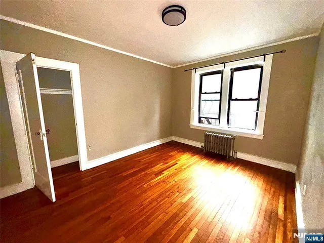 $1,300 | 17 Elwood Place, Unit 102, Newark, NJ 07104