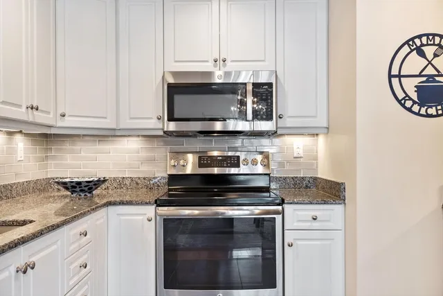 $824,000 | 22 Center Village Drive, Unit 22, Concord, MA 01742