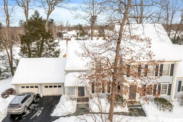 $824,000 | 22 Center Village Drive, Unit 22, Concord, MA 01742