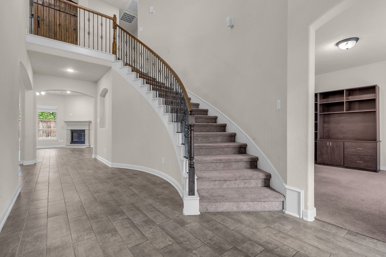 2739 Barrington Branch Drive Spring, TX 77373 - Photo 5 of 41 Grand entry