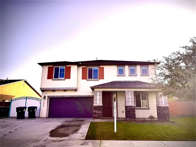 $495,000 | 3935 East Myrtle Avenue, Visalia, CA 93292