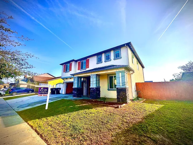 $495,000 | 3935 East Myrtle Avenue, Visalia, CA 93292