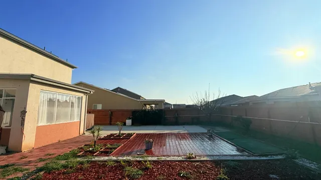 $495,000 | 3935 East Myrtle Avenue, Visalia, CA 93292