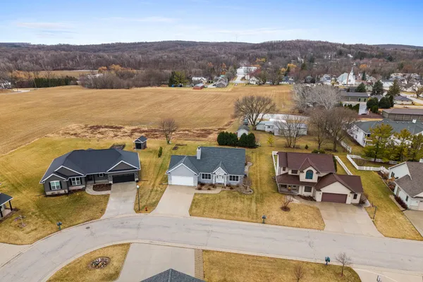 $393,700 | 210 Kettle Ridge Circle, Glenbeulah, WI 53023