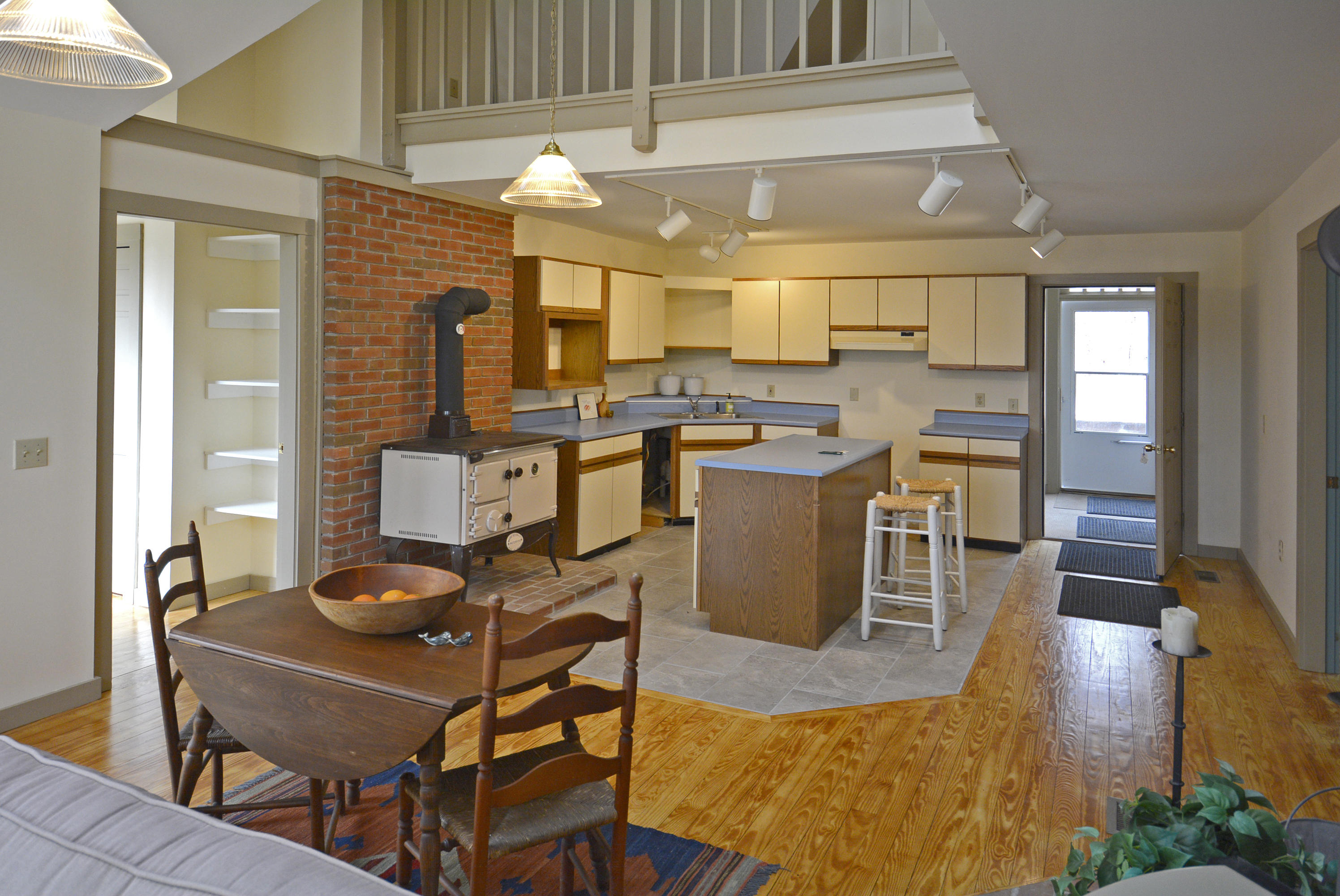 460 Bremen Road Waldoboro, ME 04572 - Photo 6 of 36 Kitvhen view 1