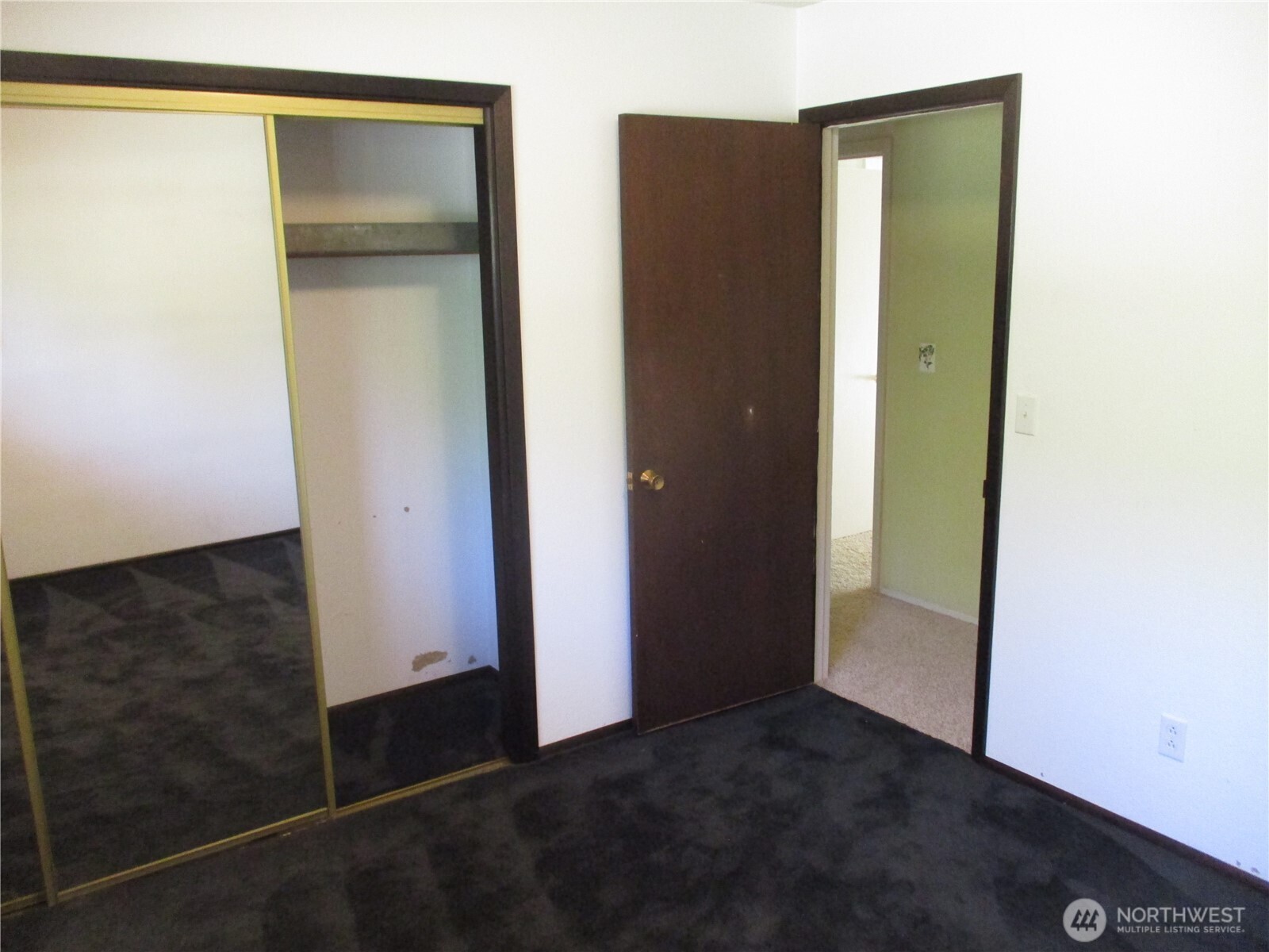 2499 Cottonwood Road Walla Walla, WA 99362 - Photo 11 of 19 a view of elevator with hallway