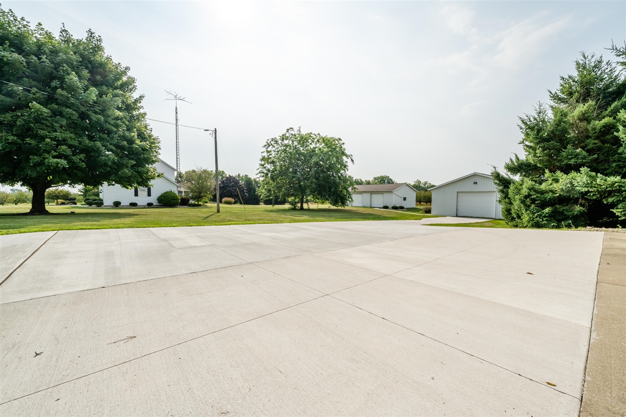 31401 Middle Crossing Road Dowagiac, MI 49047 - Photo 21 of 32