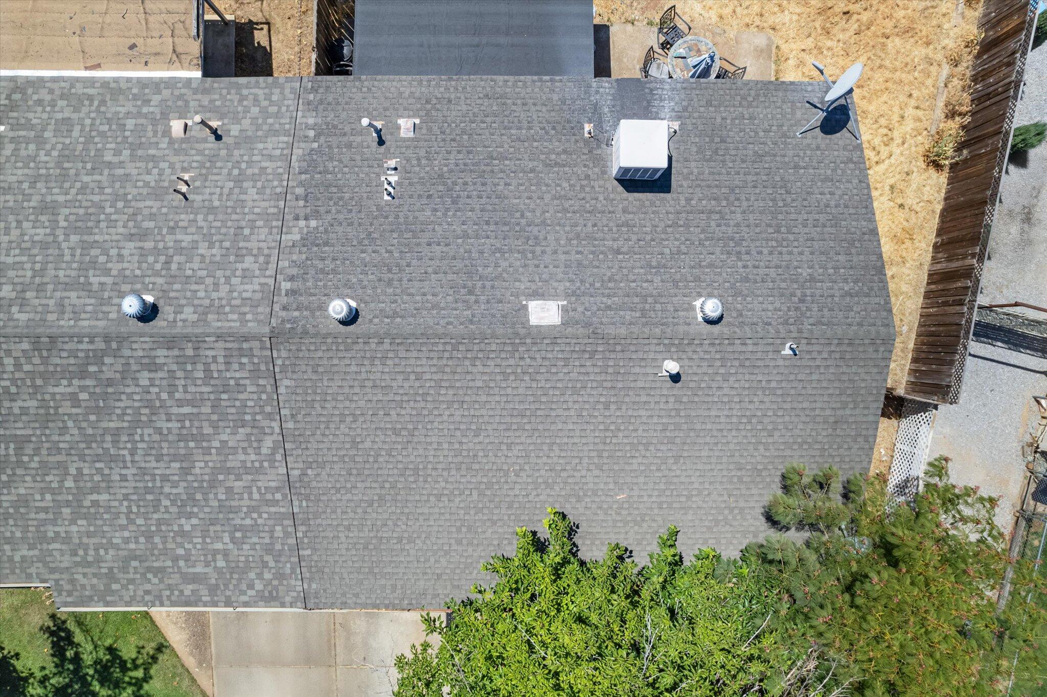 1994 Spruce Circle Anderson, CA 96007 - Photo 16 of 16 a bathroom with a shower